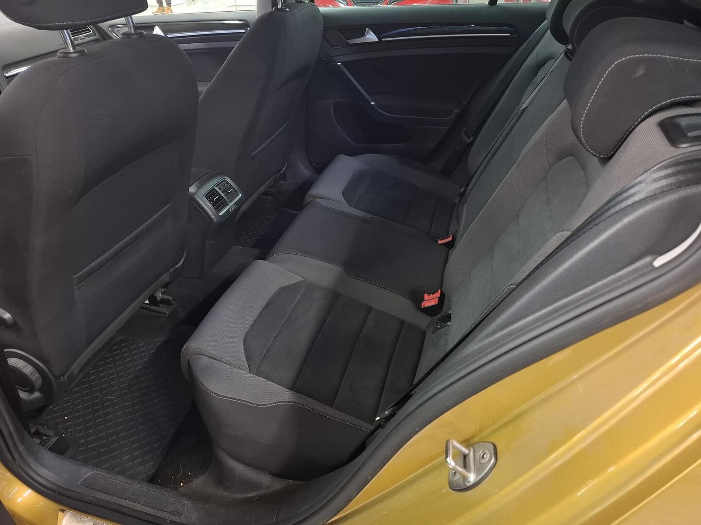 VOLKSWAGEN Golf 2018