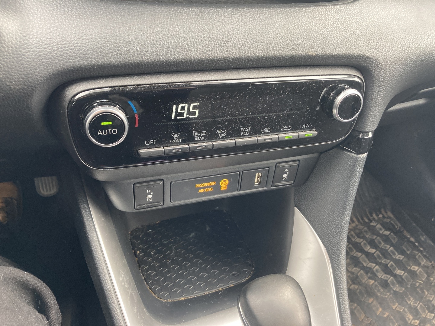TOYOTA Yaris 2023