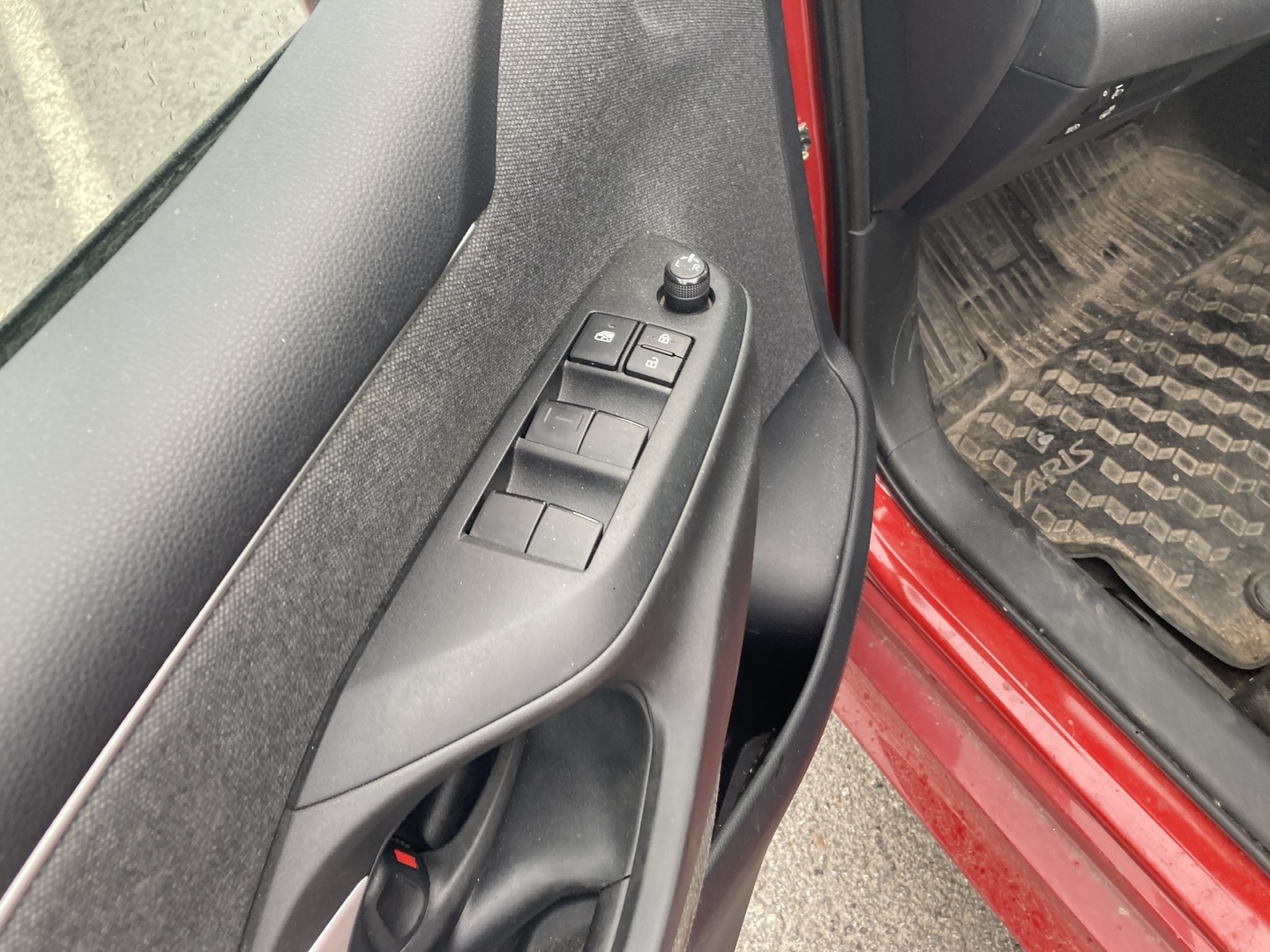 TOYOTA Yaris 2023