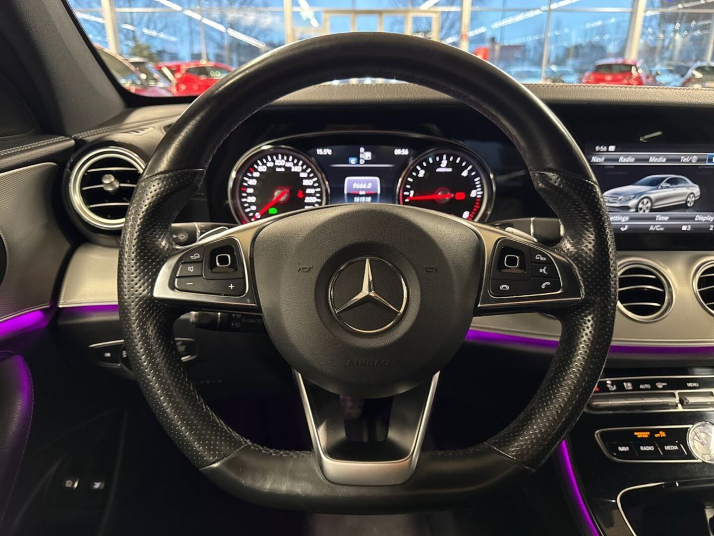 MERCEDES-BENZ E 2016