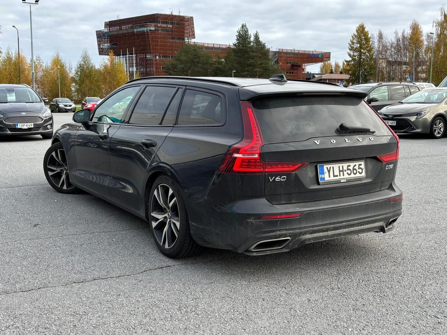 VOLVO V60 2019