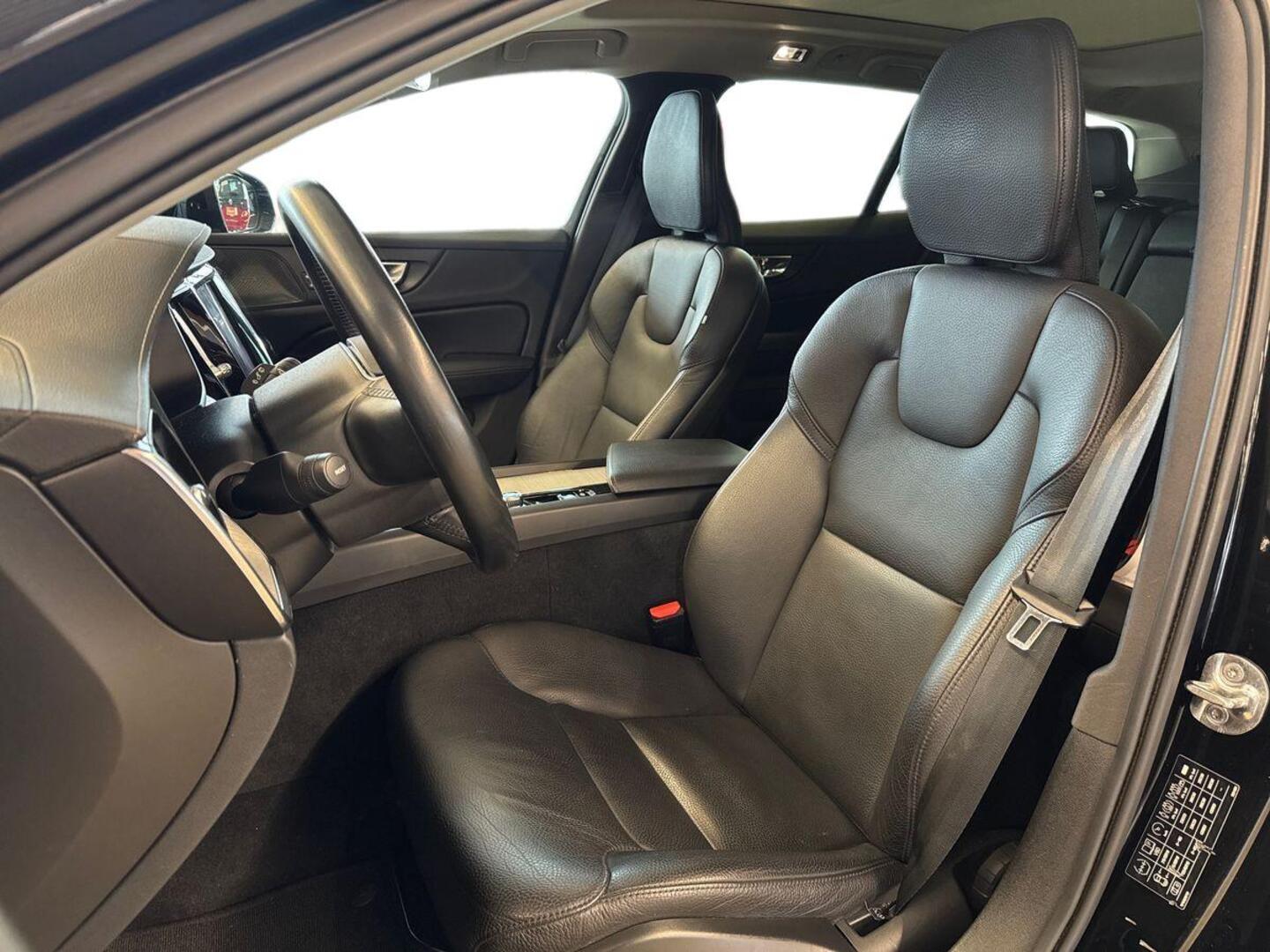 VOLVO V60 Cross Country 2022