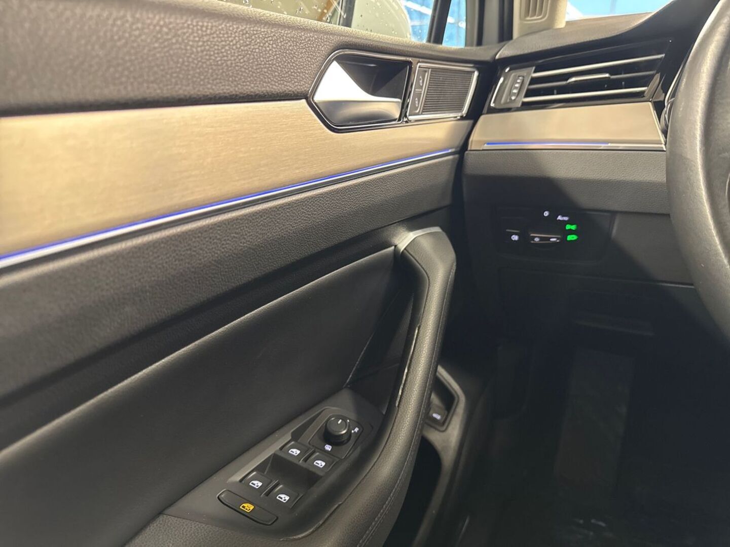 VOLKSWAGEN Passat 2018