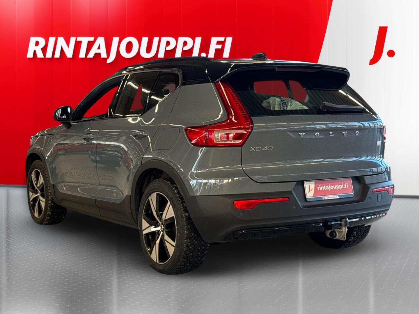 VOLVO XC40 2021