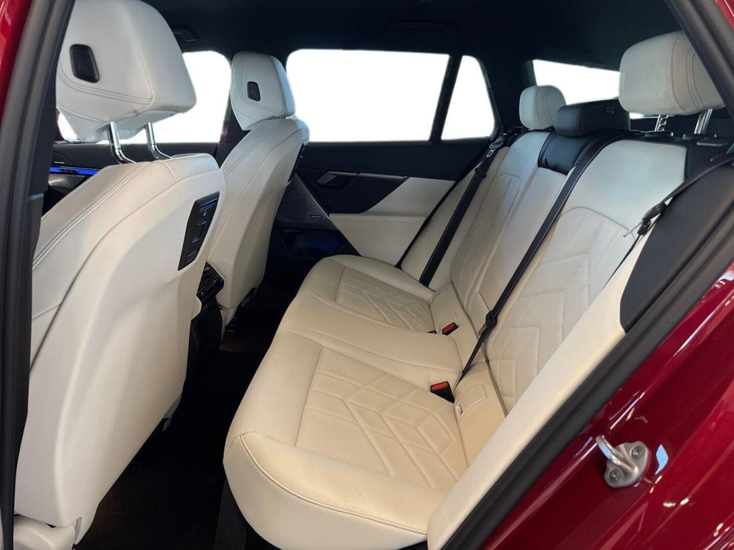 BMW i5 2025