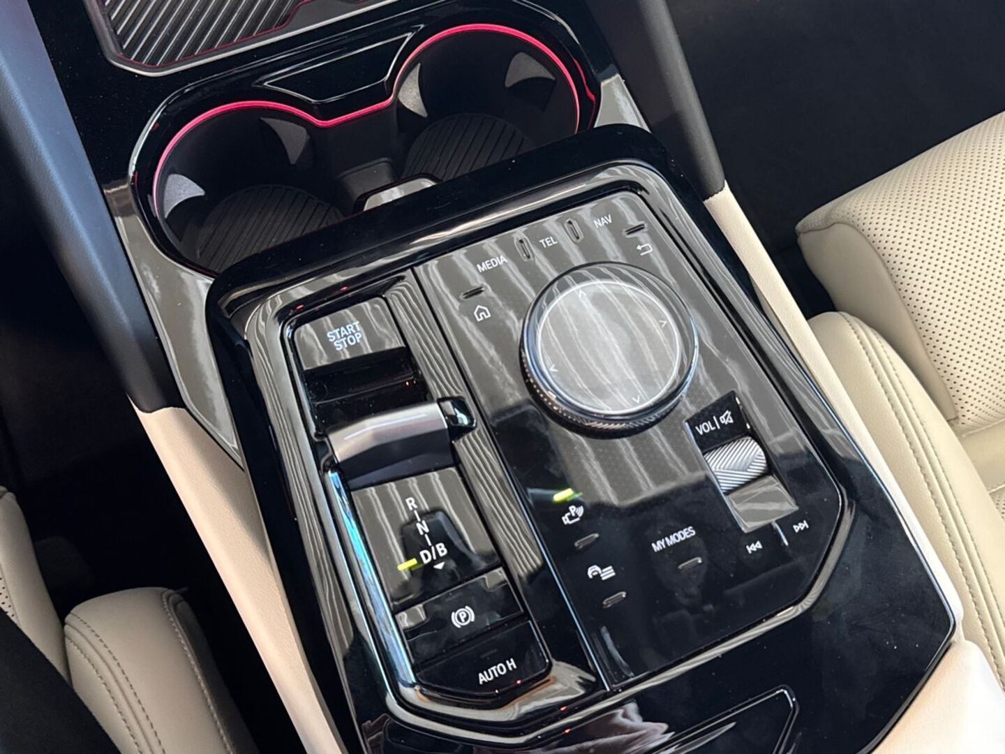 BMW i5 2025
