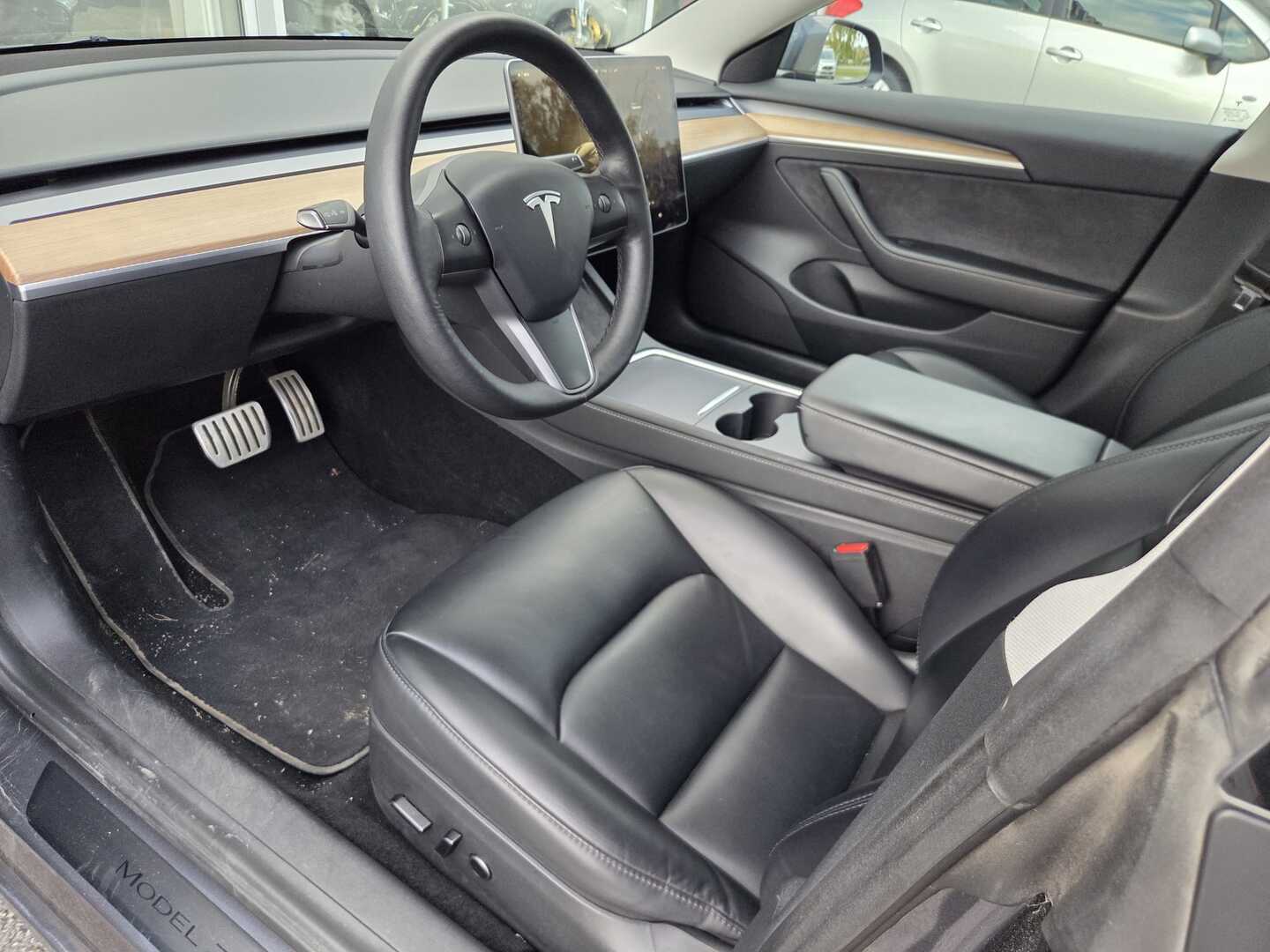 TESLA Model 3 2022