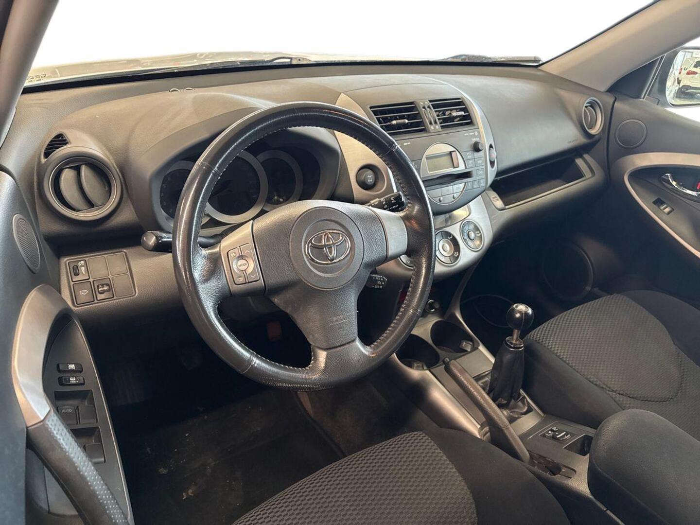 TOYOTA RAV4 2006