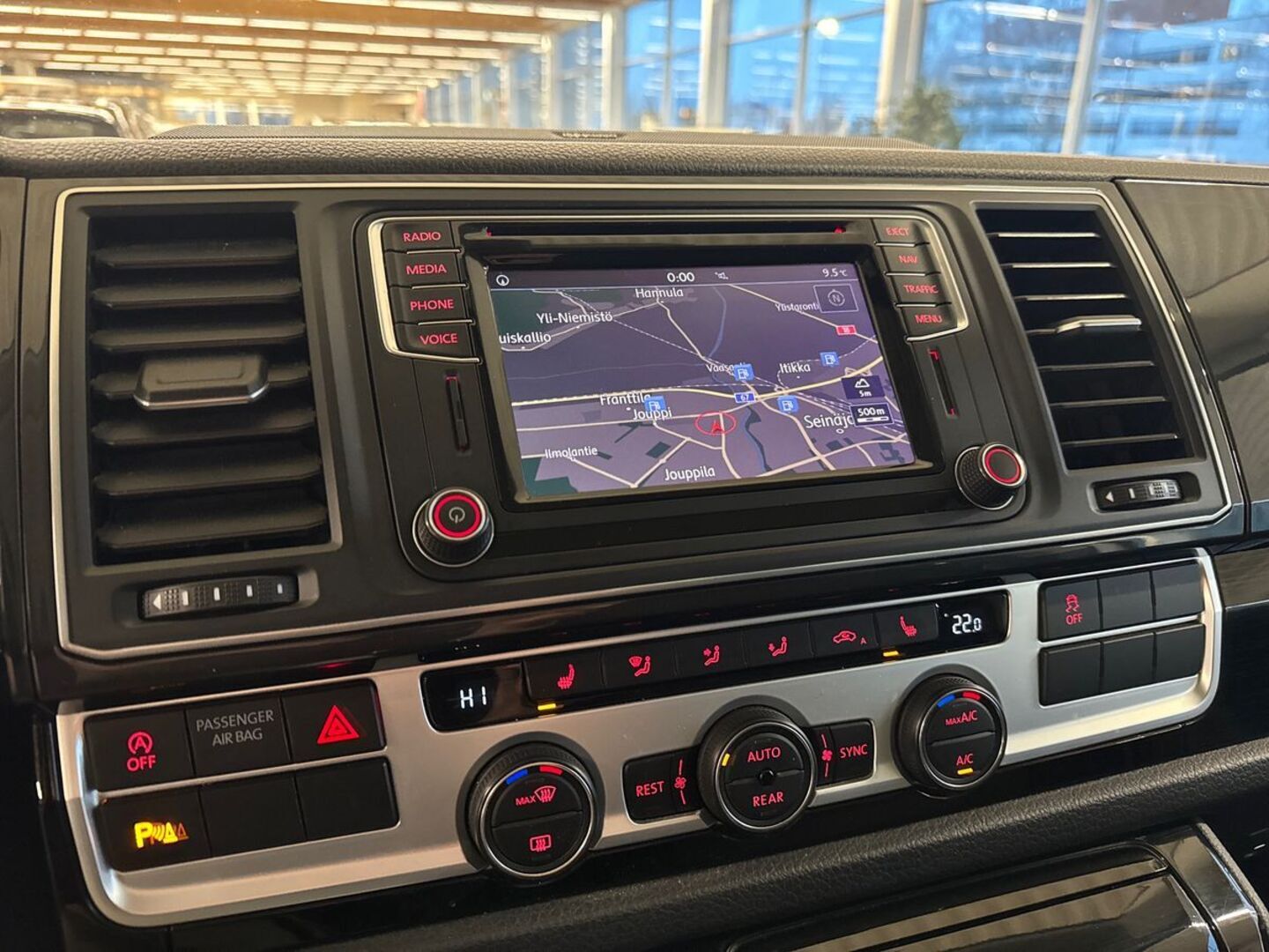 VOLKSWAGEN Multivan 2015