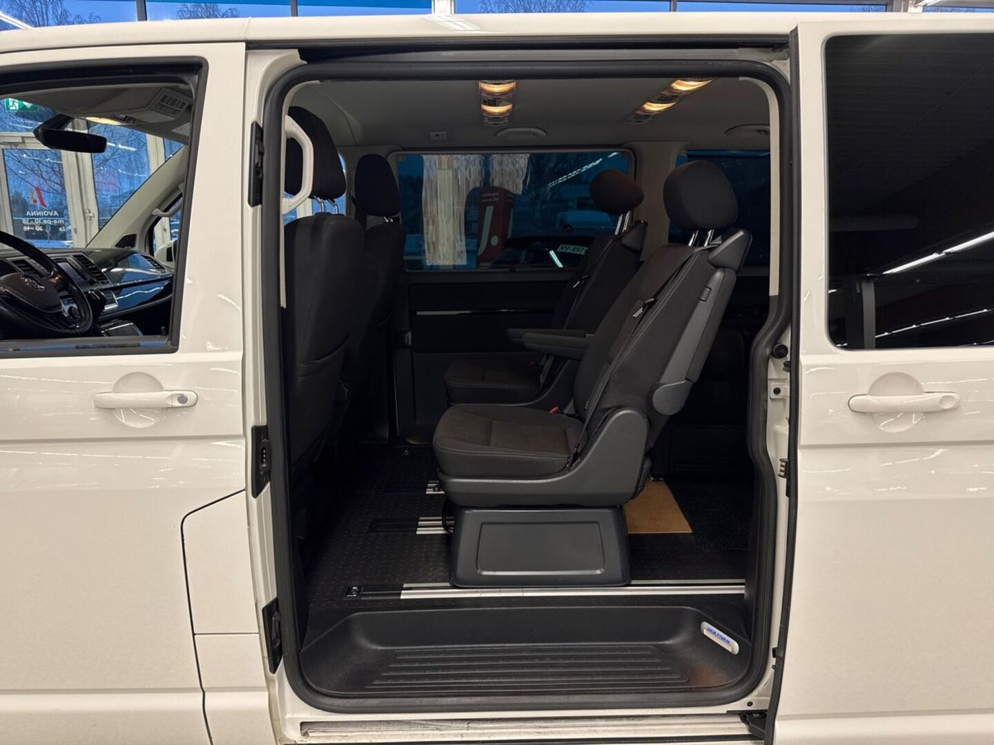 VOLKSWAGEN Multivan 2015