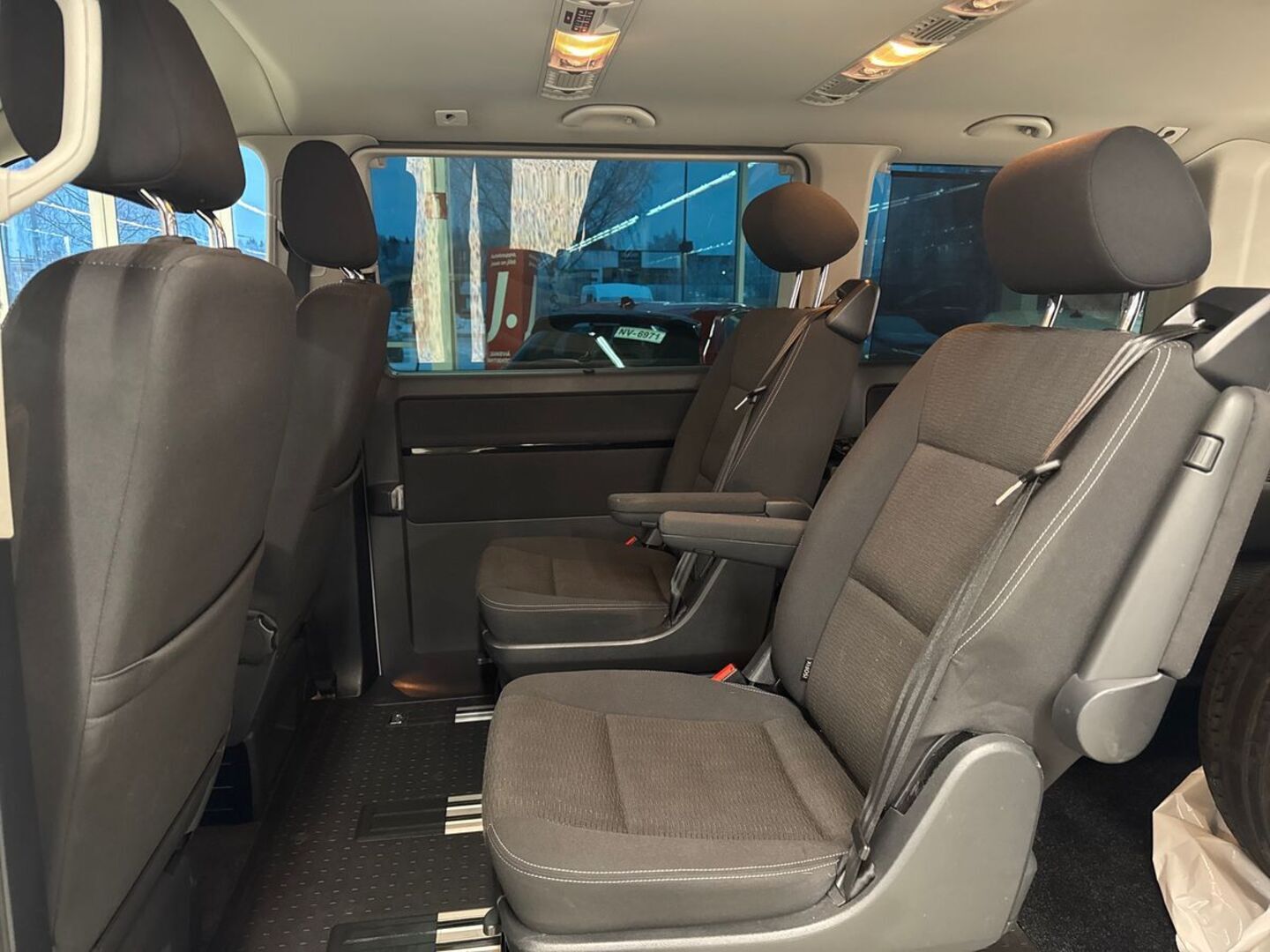 VOLKSWAGEN Multivan 2015