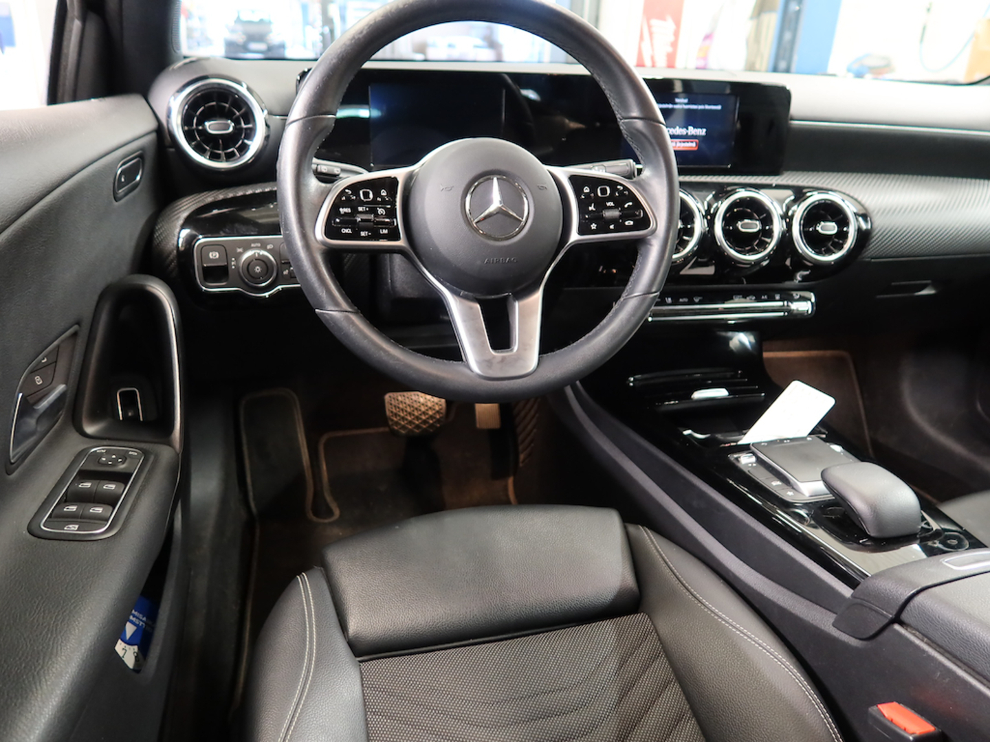 MERCEDES-BENZ A 2021