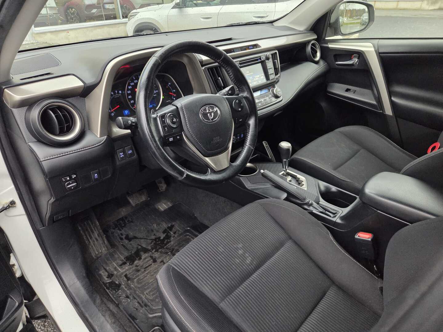 TOYOTA RAV4 2015