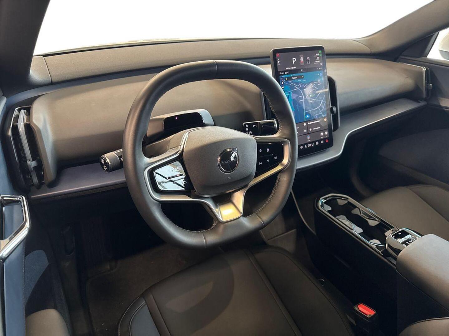 VOLVO EX30 7