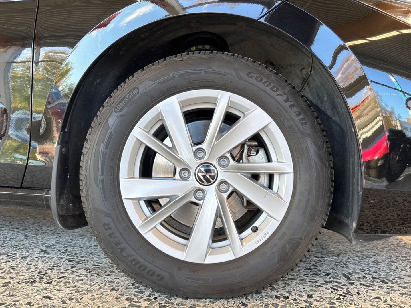 VOLKSWAGEN Passat 2024