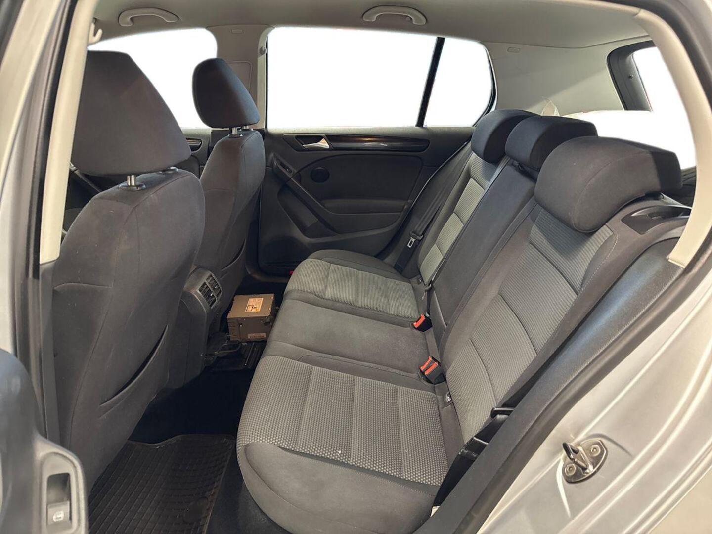 VOLKSWAGEN Golf 2010