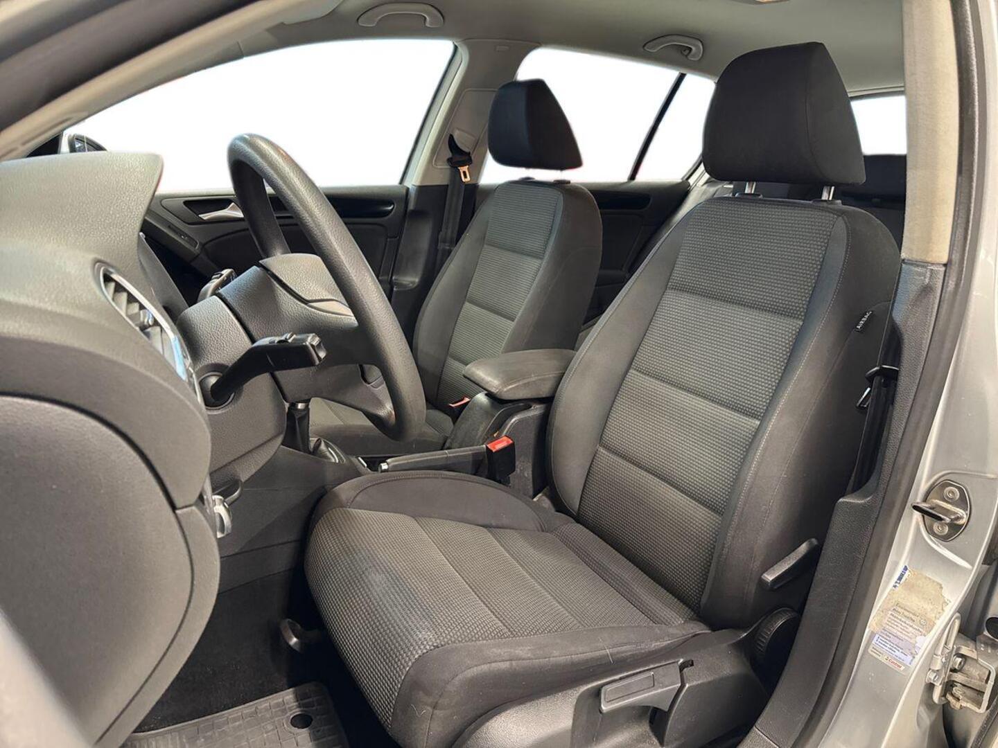 VOLKSWAGEN Golf 2010