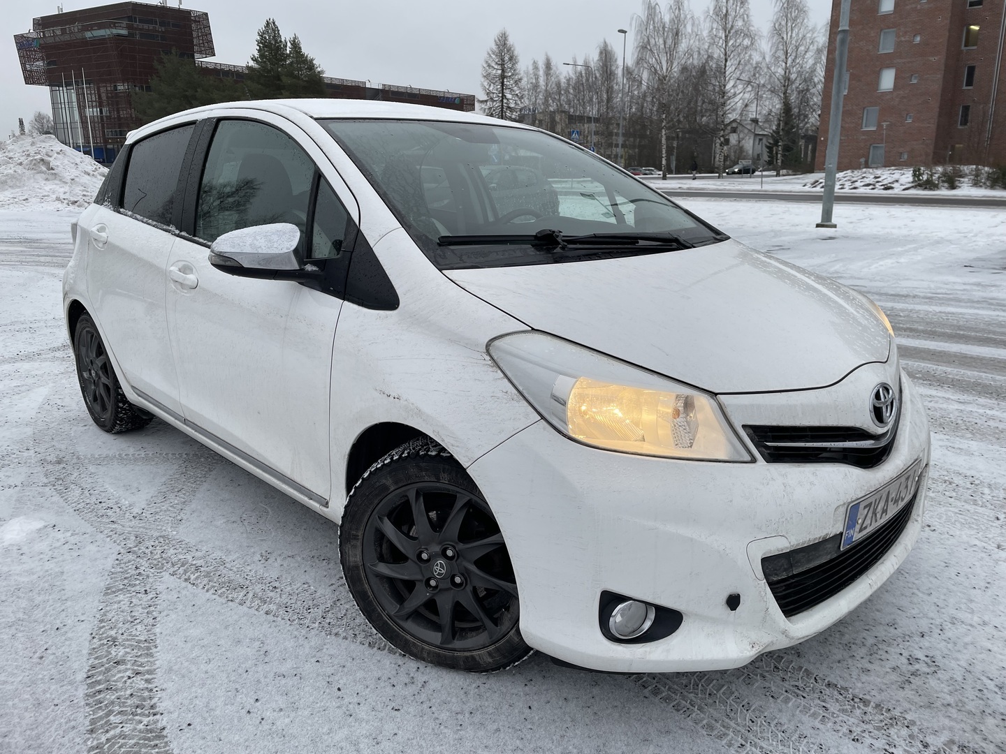 TOYOTA Yaris 2013