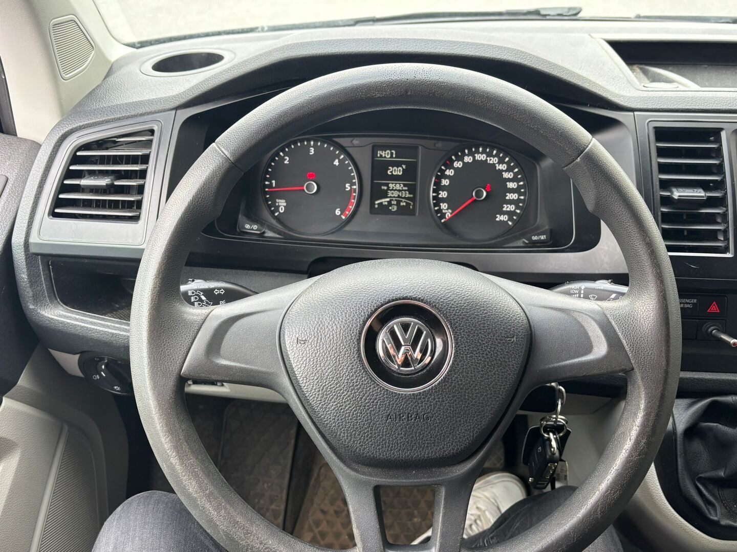 VOLKSWAGEN Transporter 2017