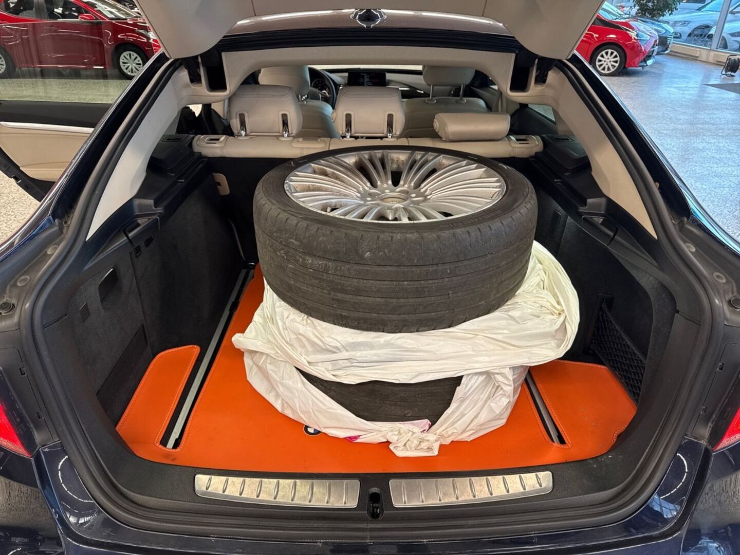 BMW 330 Gran Turismo 2015