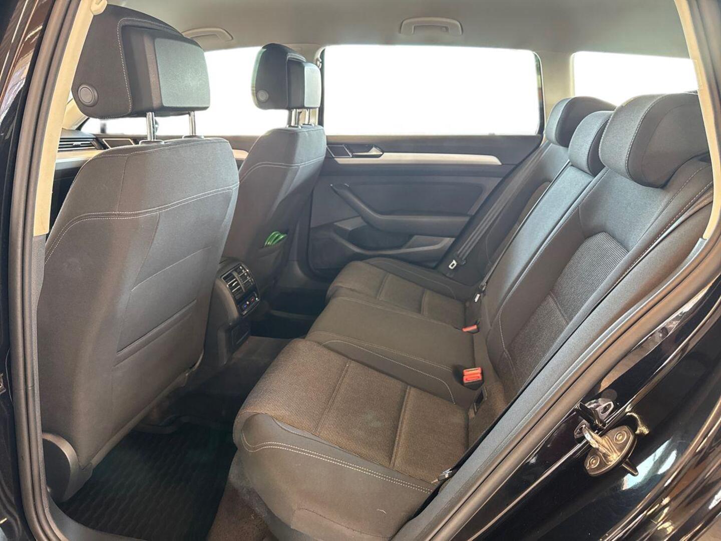 VOLKSWAGEN Passat 2018