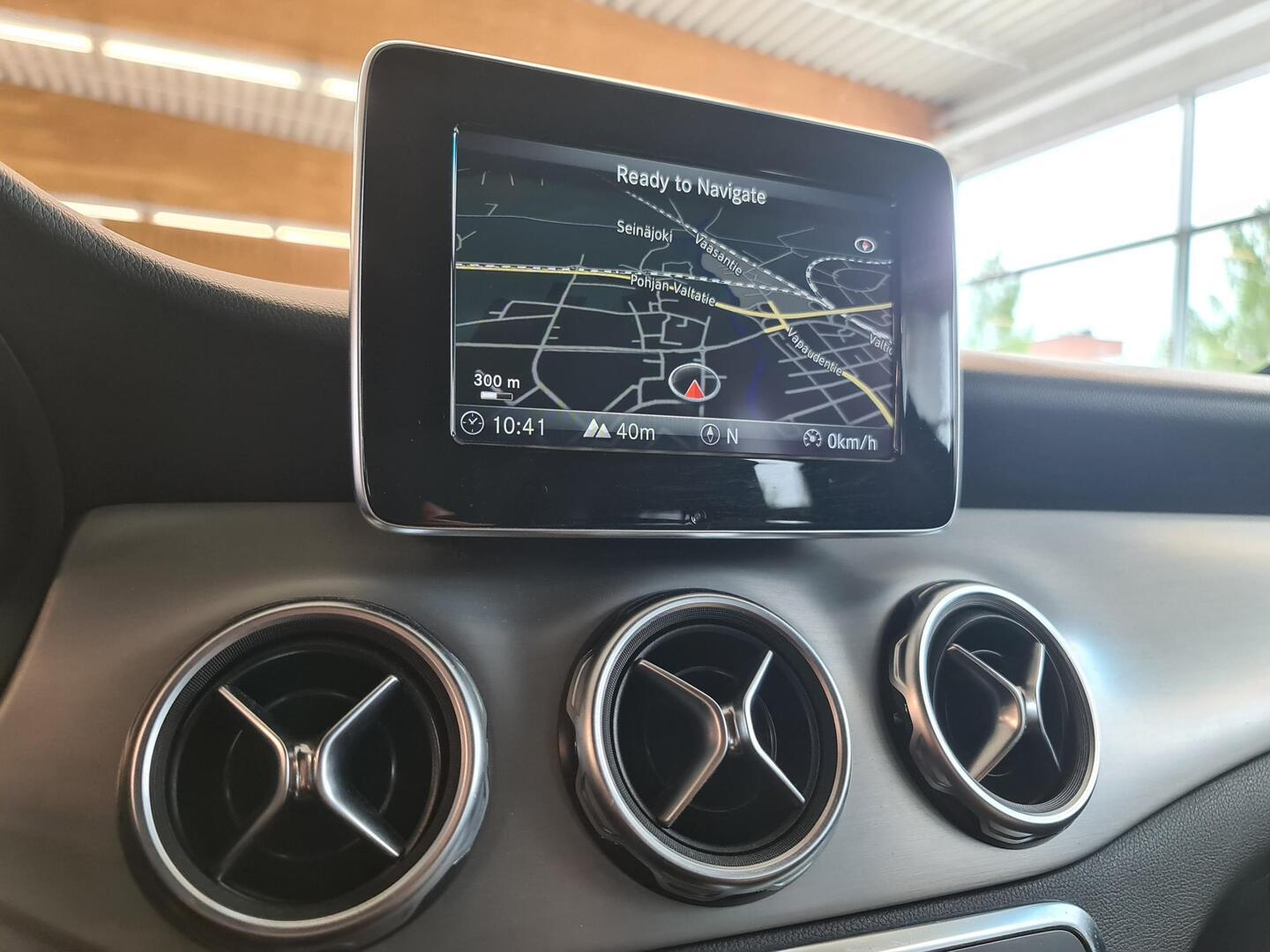 MERCEDES-BENZ GLA 19
