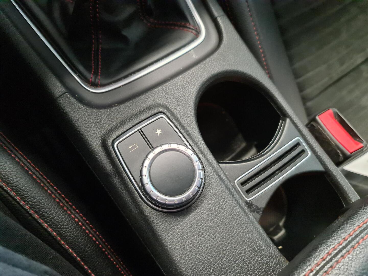 MERCEDES-BENZ GLA 22