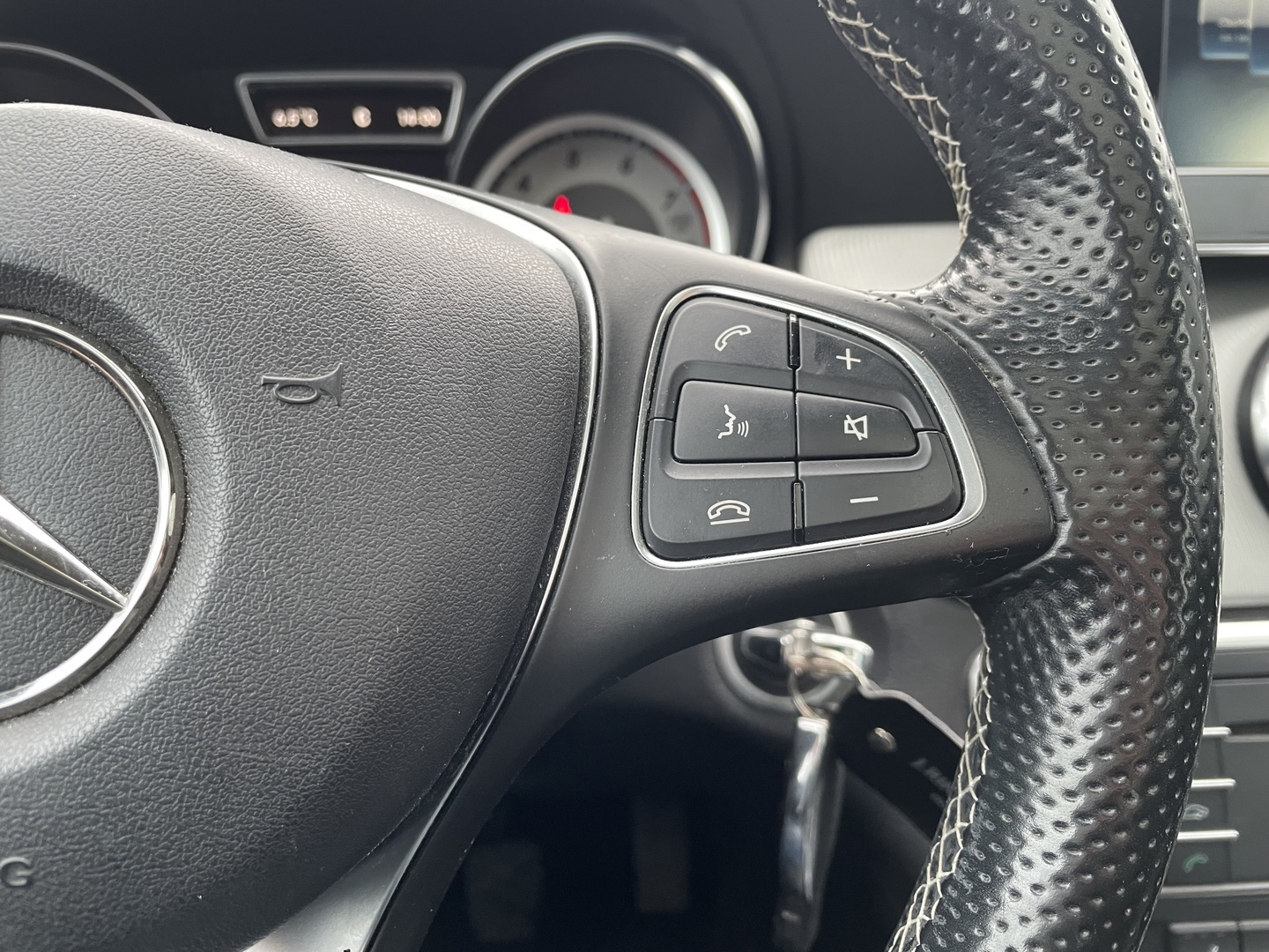 MERCEDES-BENZ CLA 2016