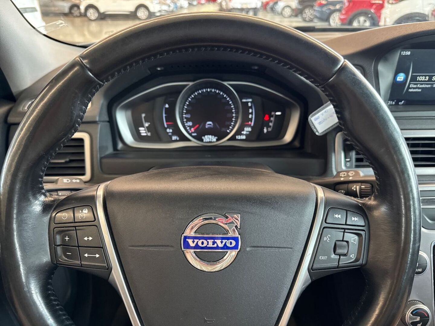 VOLVO V70 21