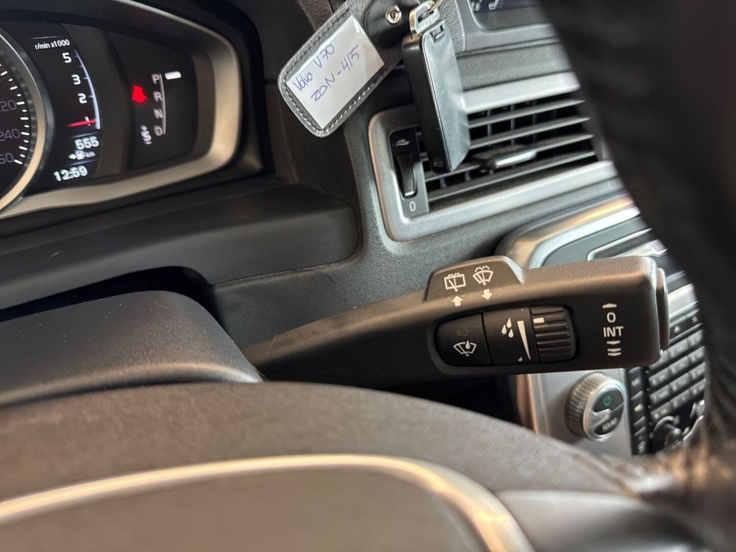 VOLVO V70 22