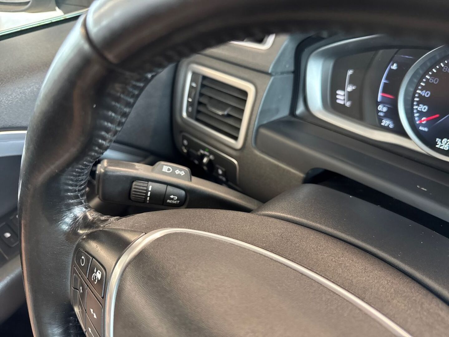 VOLVO V70 23