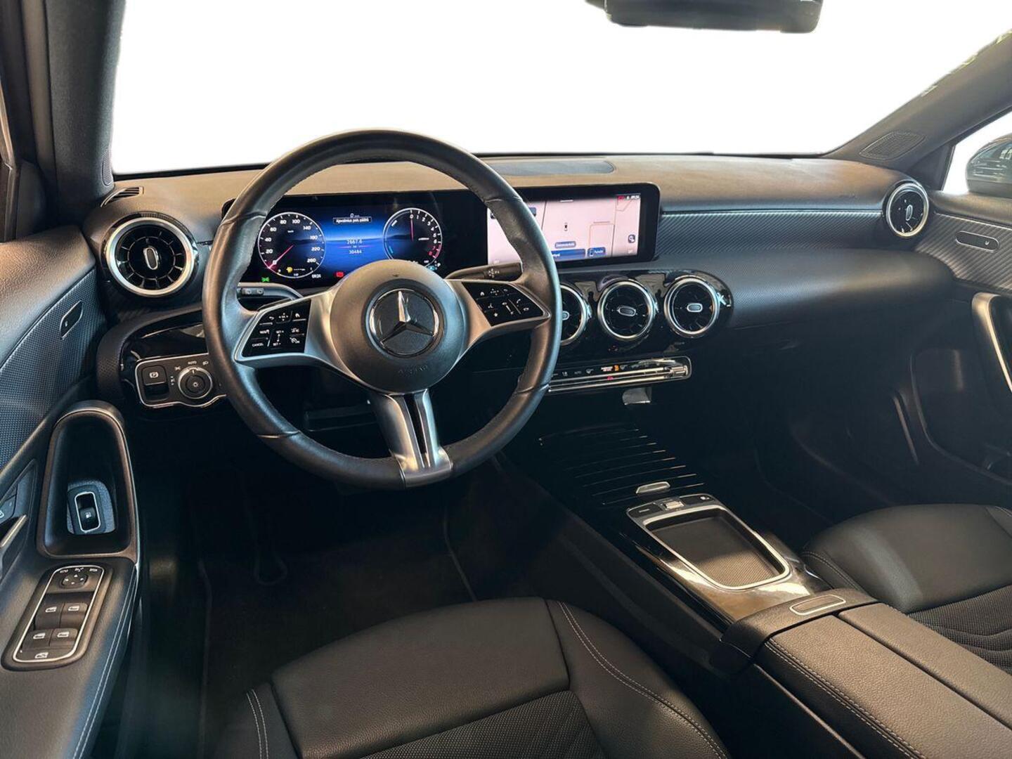 MERCEDES-BENZ A 2024