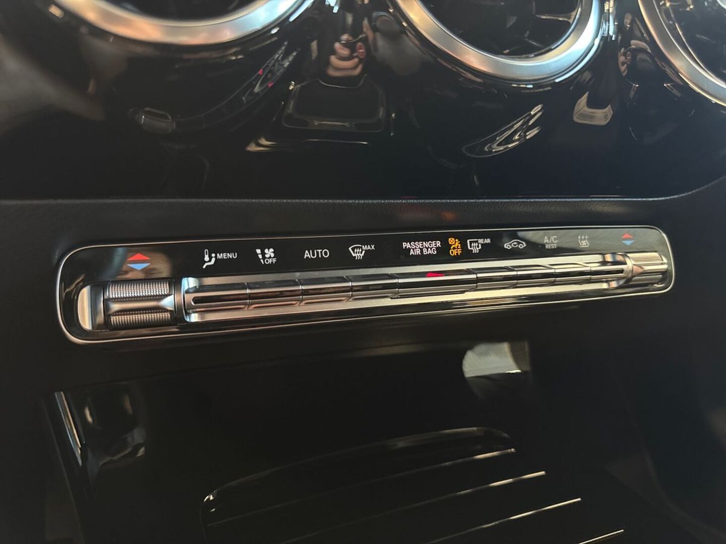 MERCEDES-BENZ A 2024