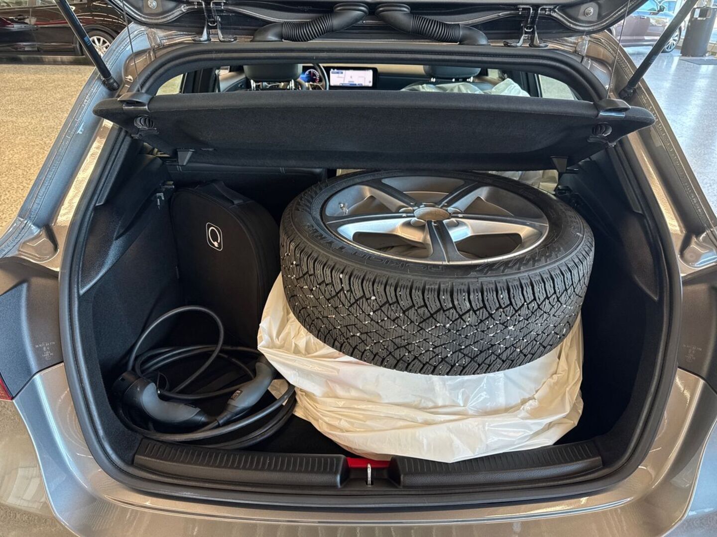 MERCEDES-BENZ A 2024