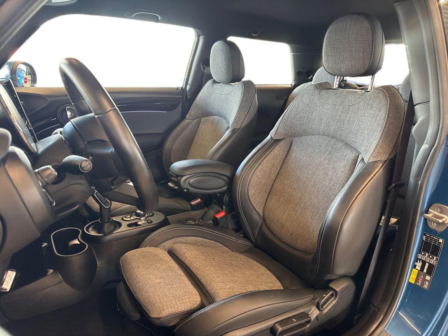 MINI Hatchback 2023