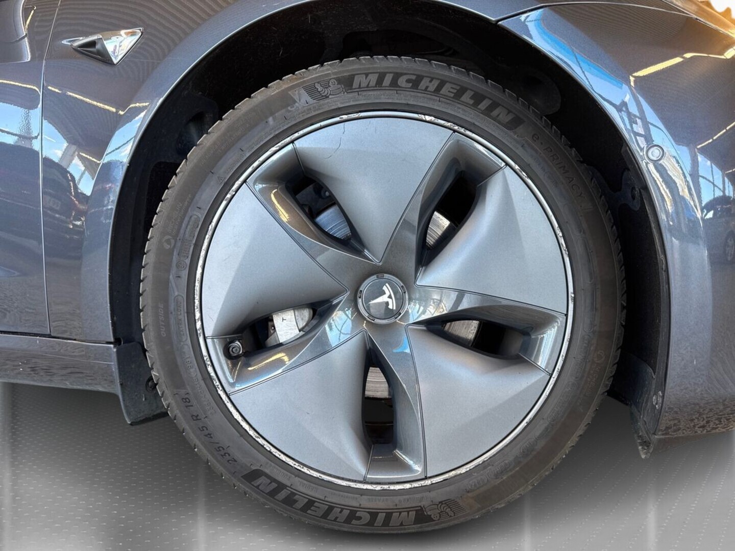 TESLA Model 3 2020