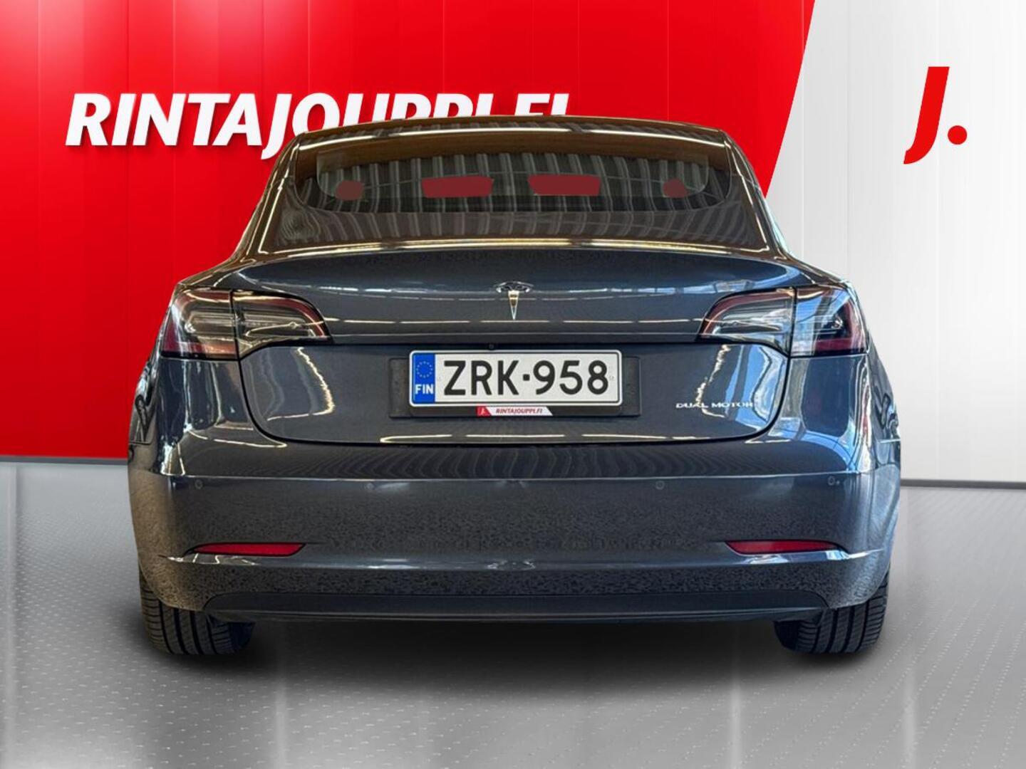 TESLA Model 3 2020