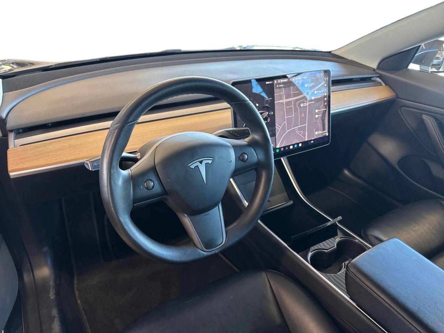 TESLA Model 3 2020