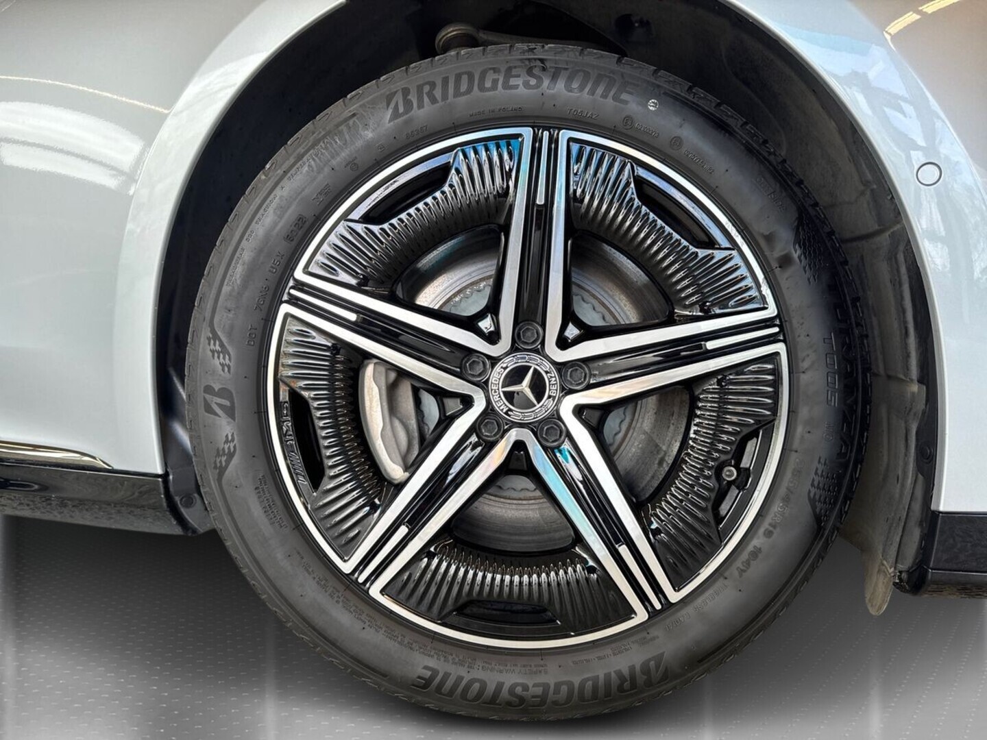 MERCEDES-BENZ EQE 2023