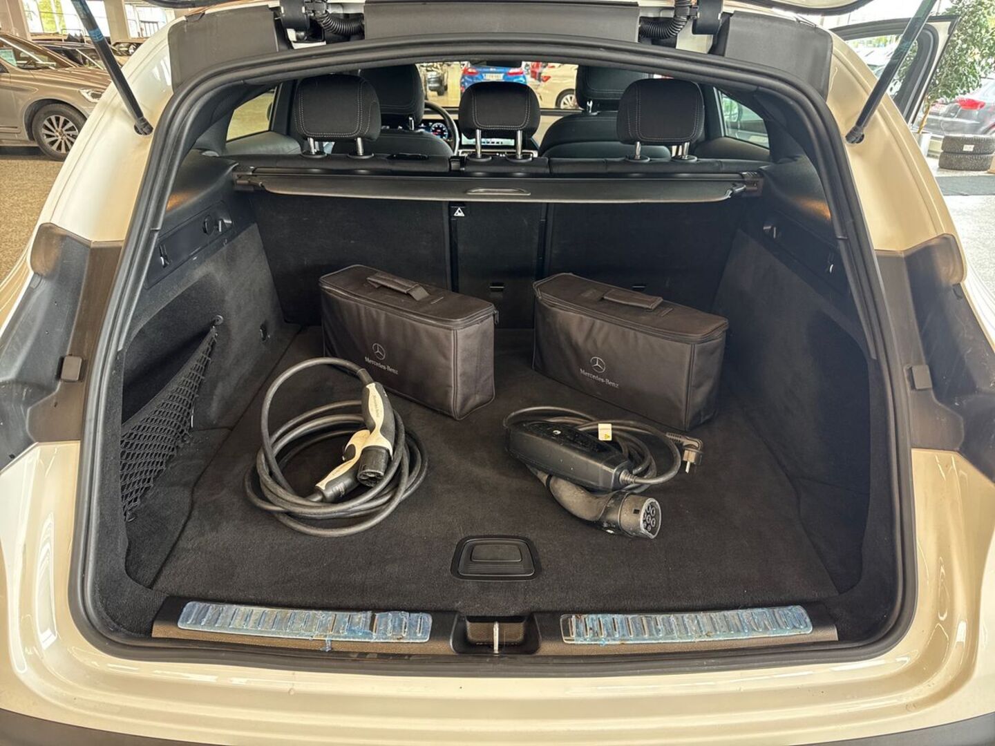 MERCEDES-BENZ EQC 2022