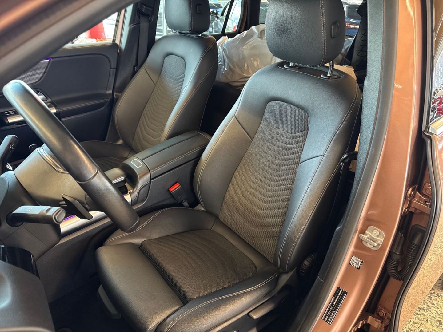 MERCEDES-BENZ EQA 2024