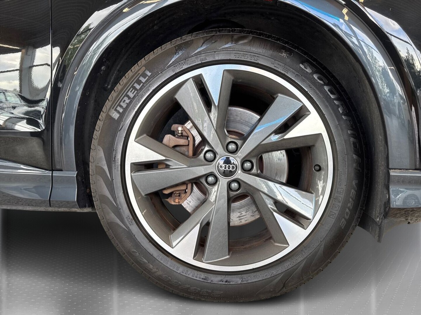 AUDI Q4 e-tron 2022