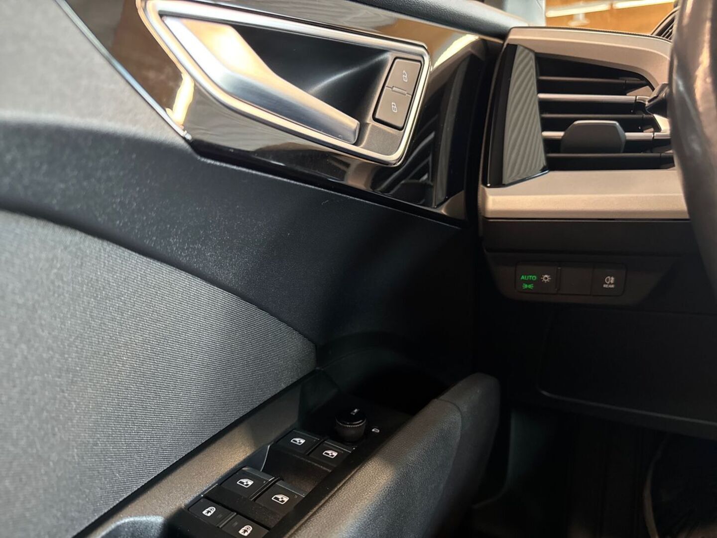AUDI Q4 e-tron 2022