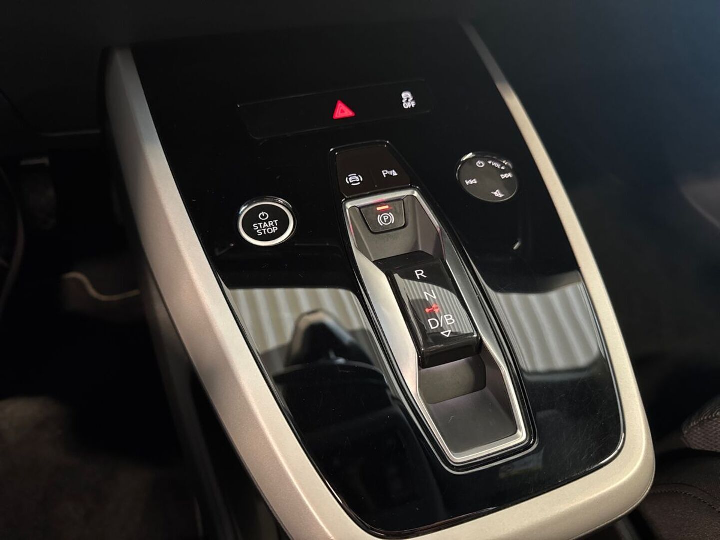 AUDI Q4 e-tron 2022