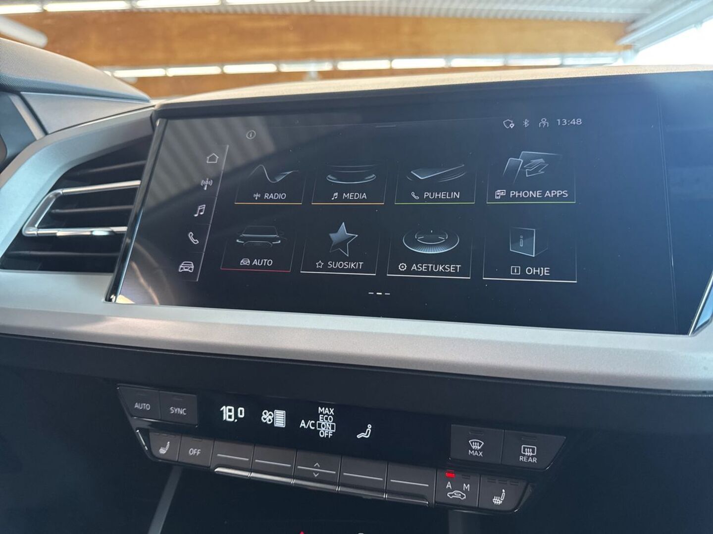AUDI Q4 e-tron 2022