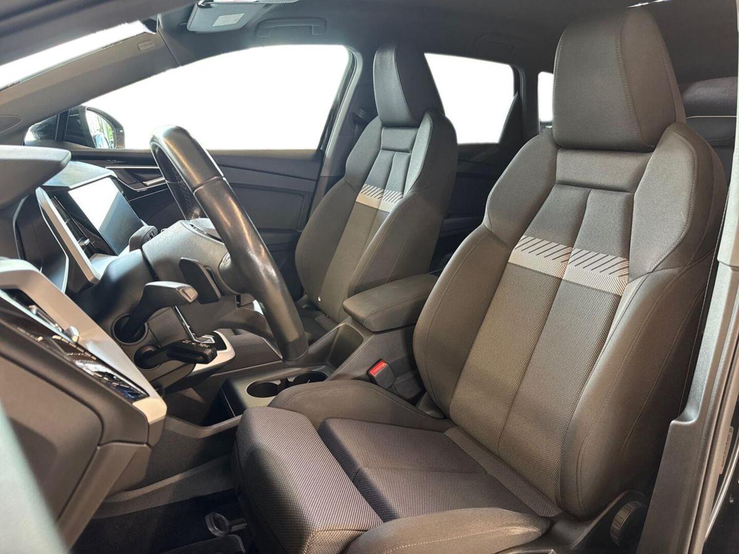 AUDI Q4 e-tron 2022