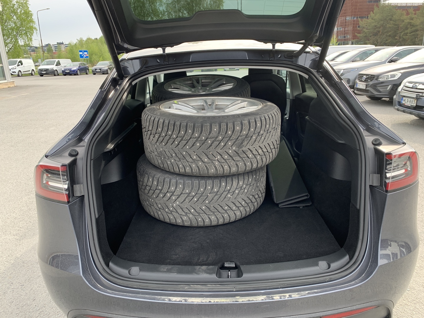 TESLA Model Y 2023