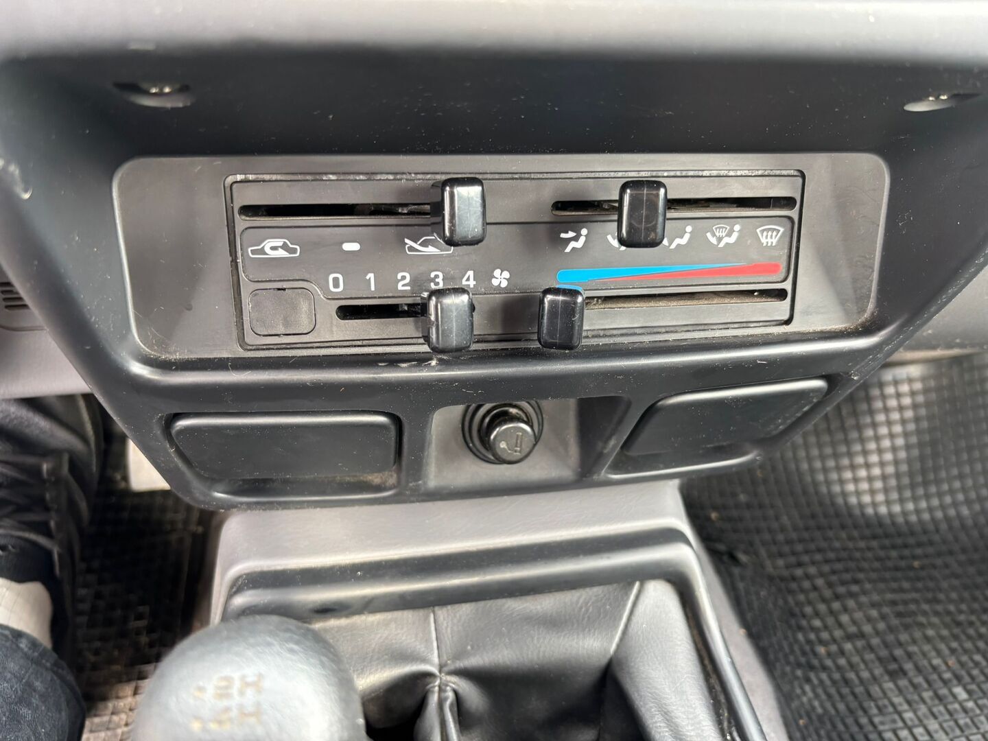 NISSAN Navara 2003