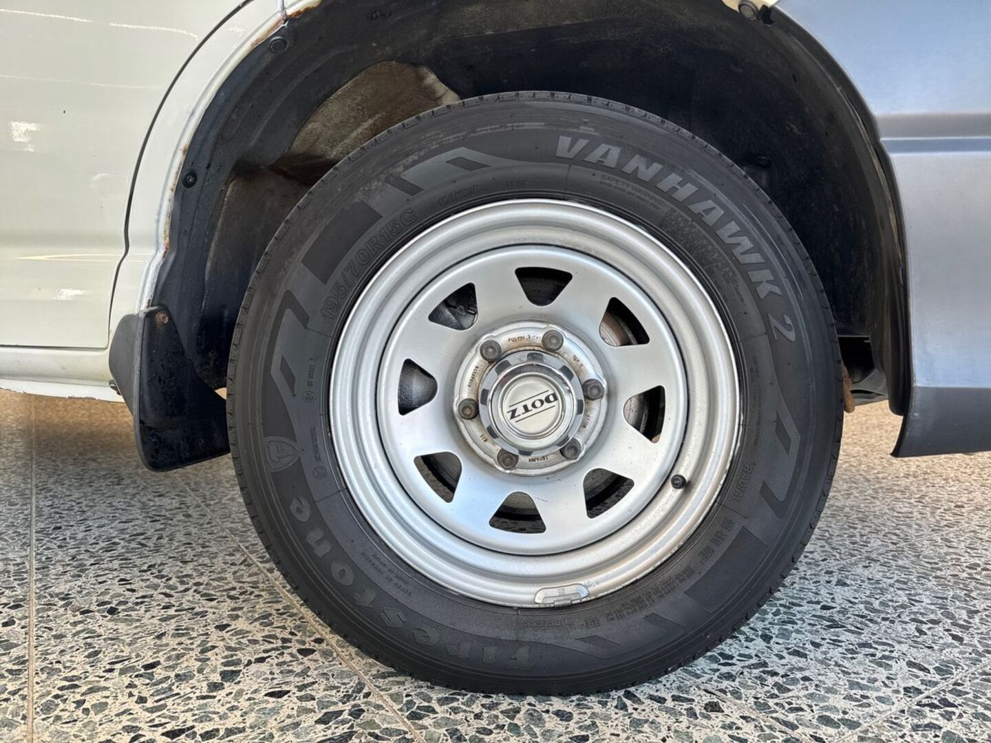 TOYOTA Hiace 2008