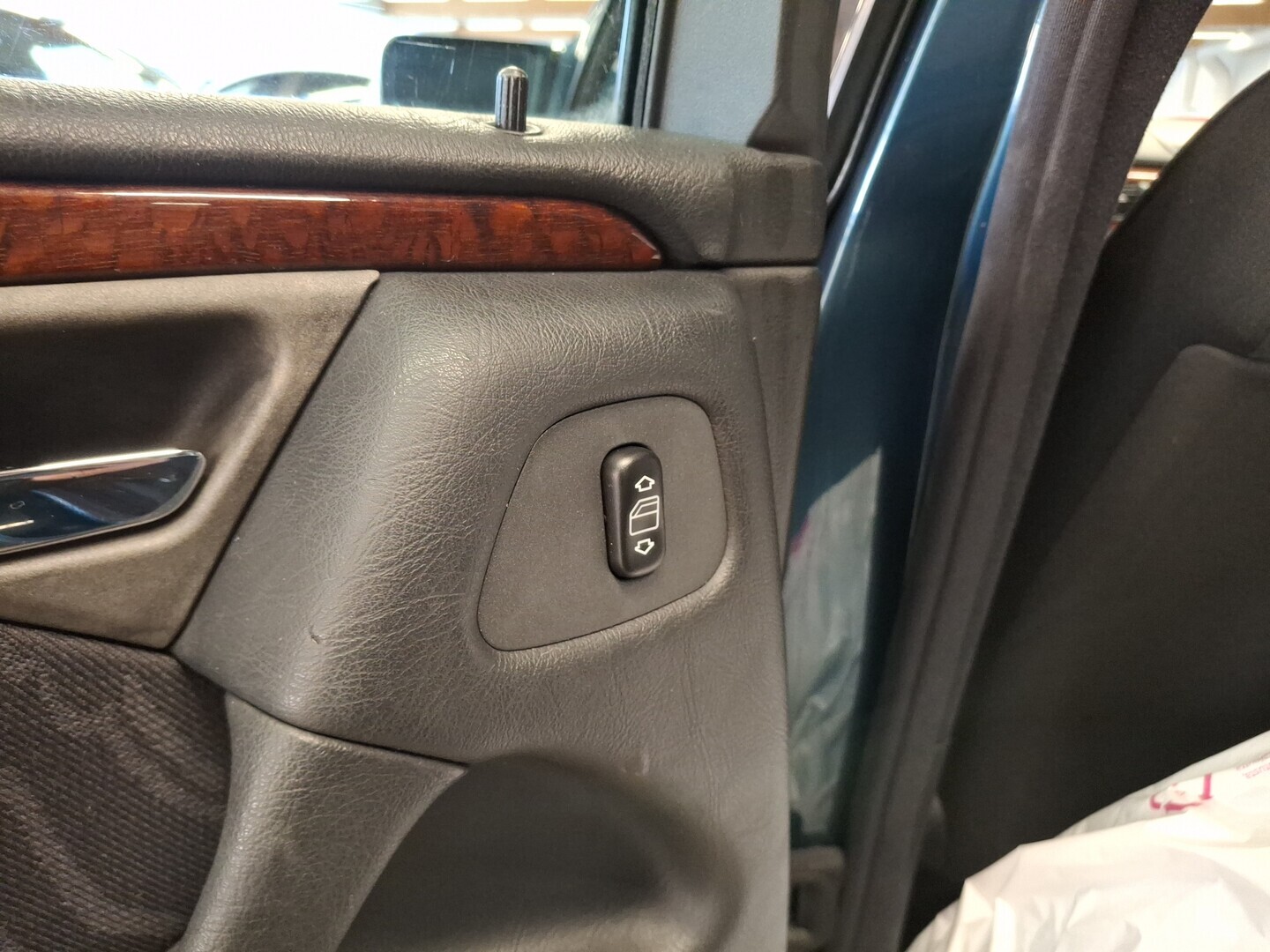 MERCEDES-BENZ E 1999